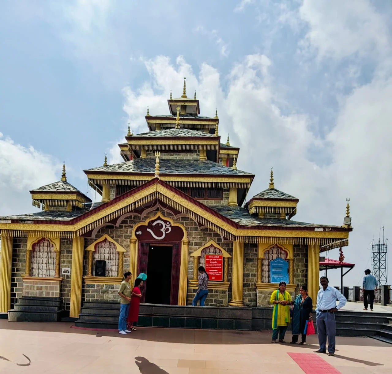 Surkanda Devi